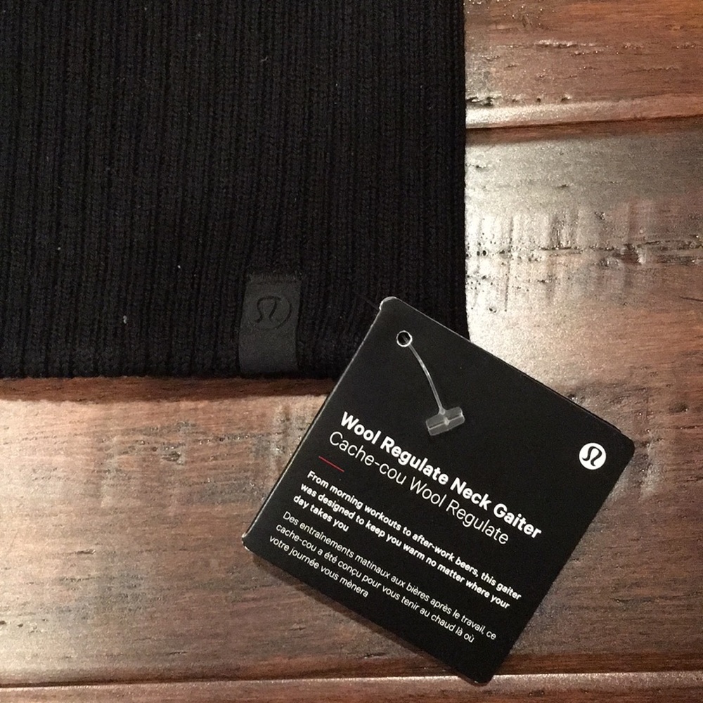 Lululemon neck warmer